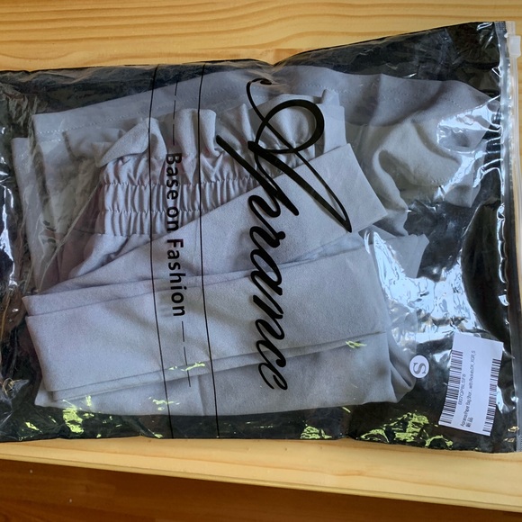 NWT “paper bag” shorts - Picture 3 of 3